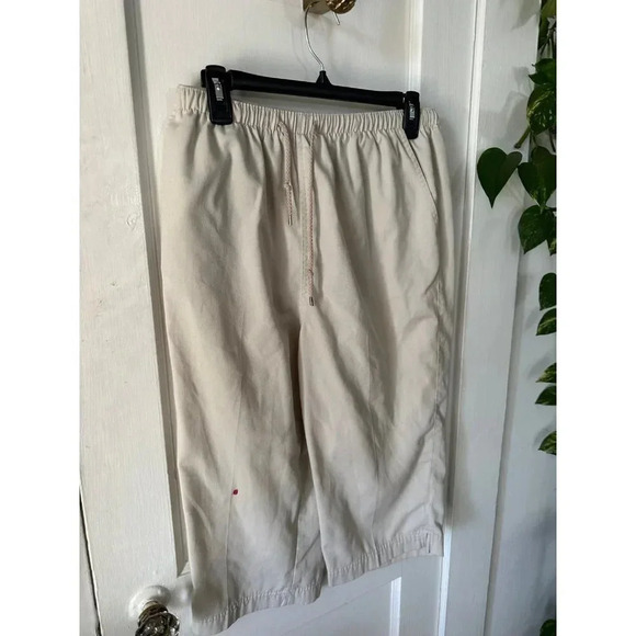 Coral Bay Women’s size 12 Petite shorts - Picture 2 of 7